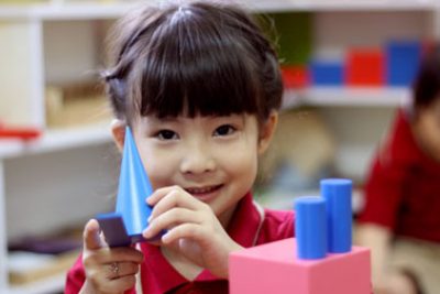 Trường học phải có đường dây nóng tiếp nhận thông tin của học sinh